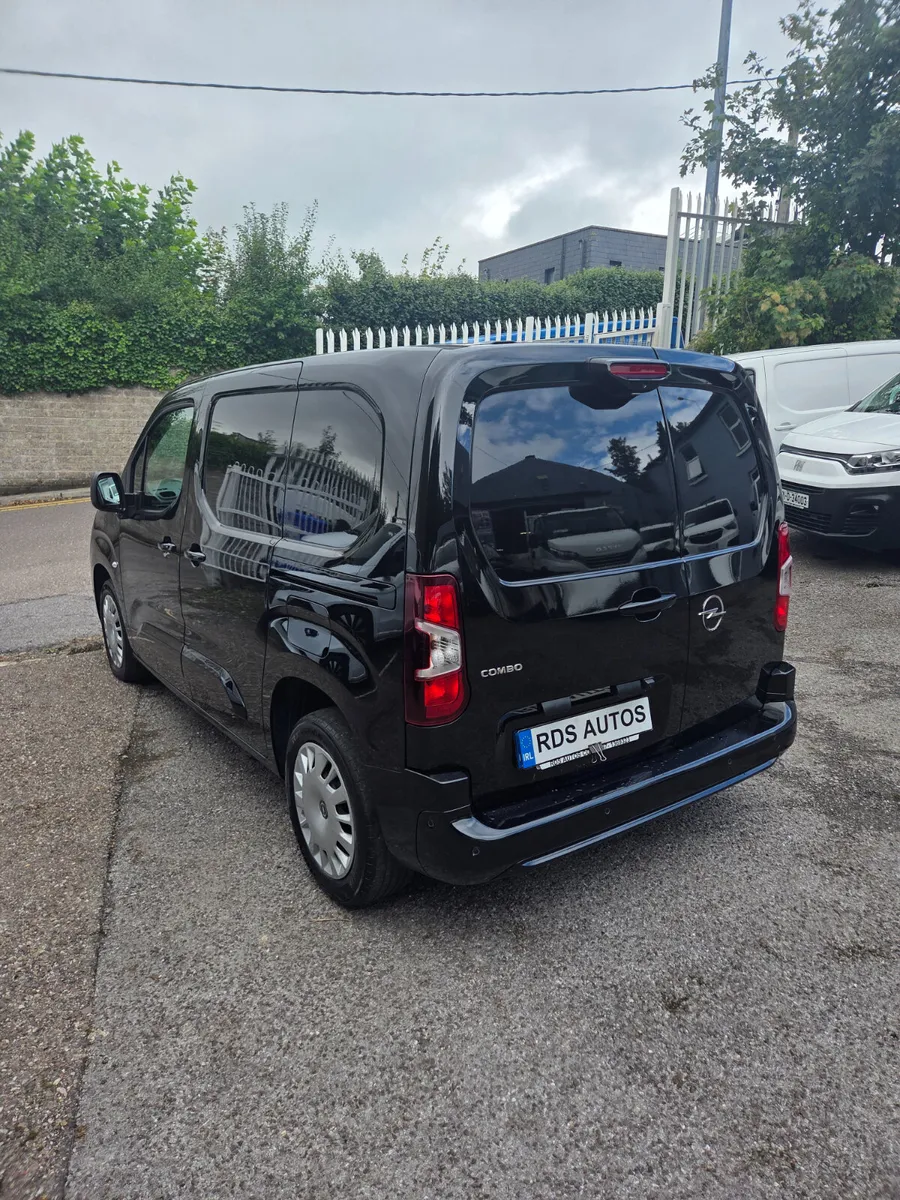 🔥25 OPEL COMBO HUGE SPEC NO VAT🔥 - Image 4