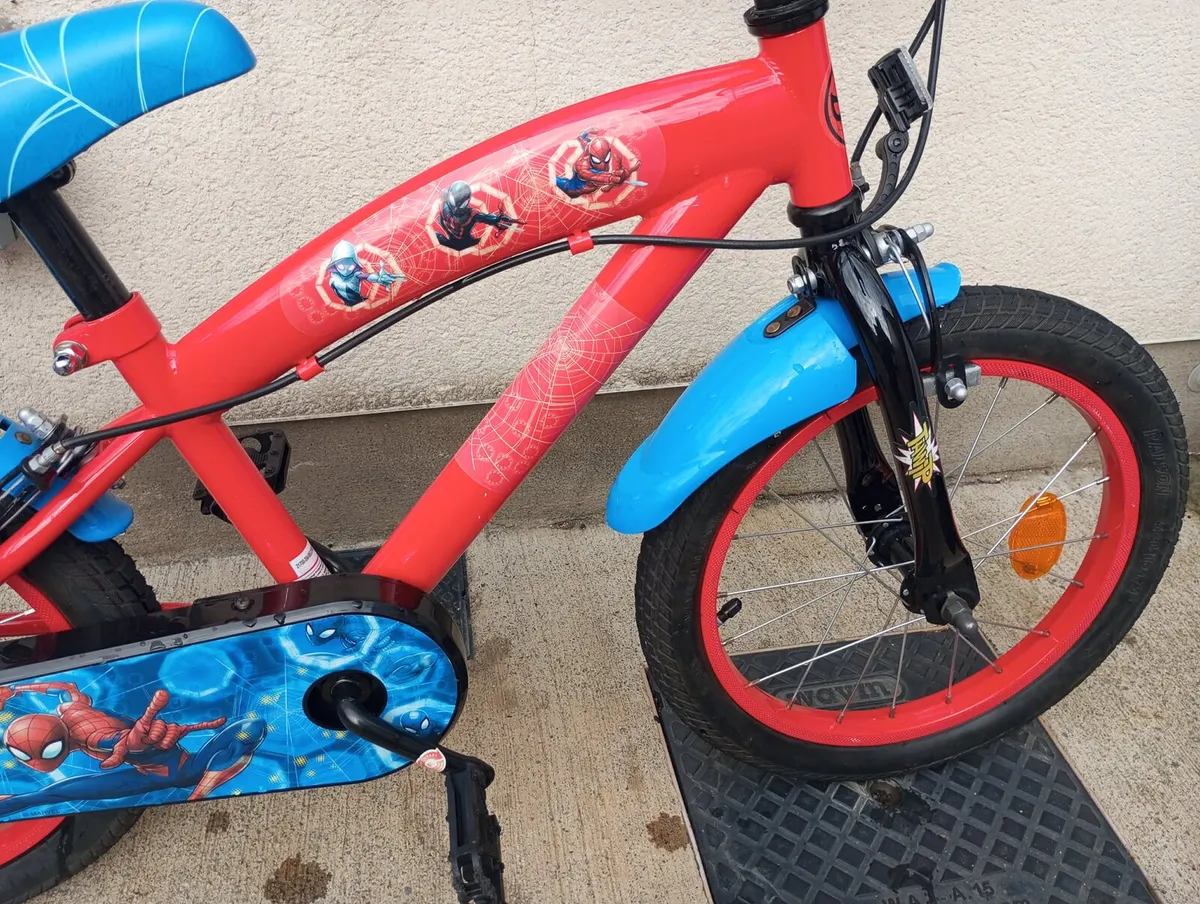 Kids spiderman bike size 16 inch wheels - Image 4