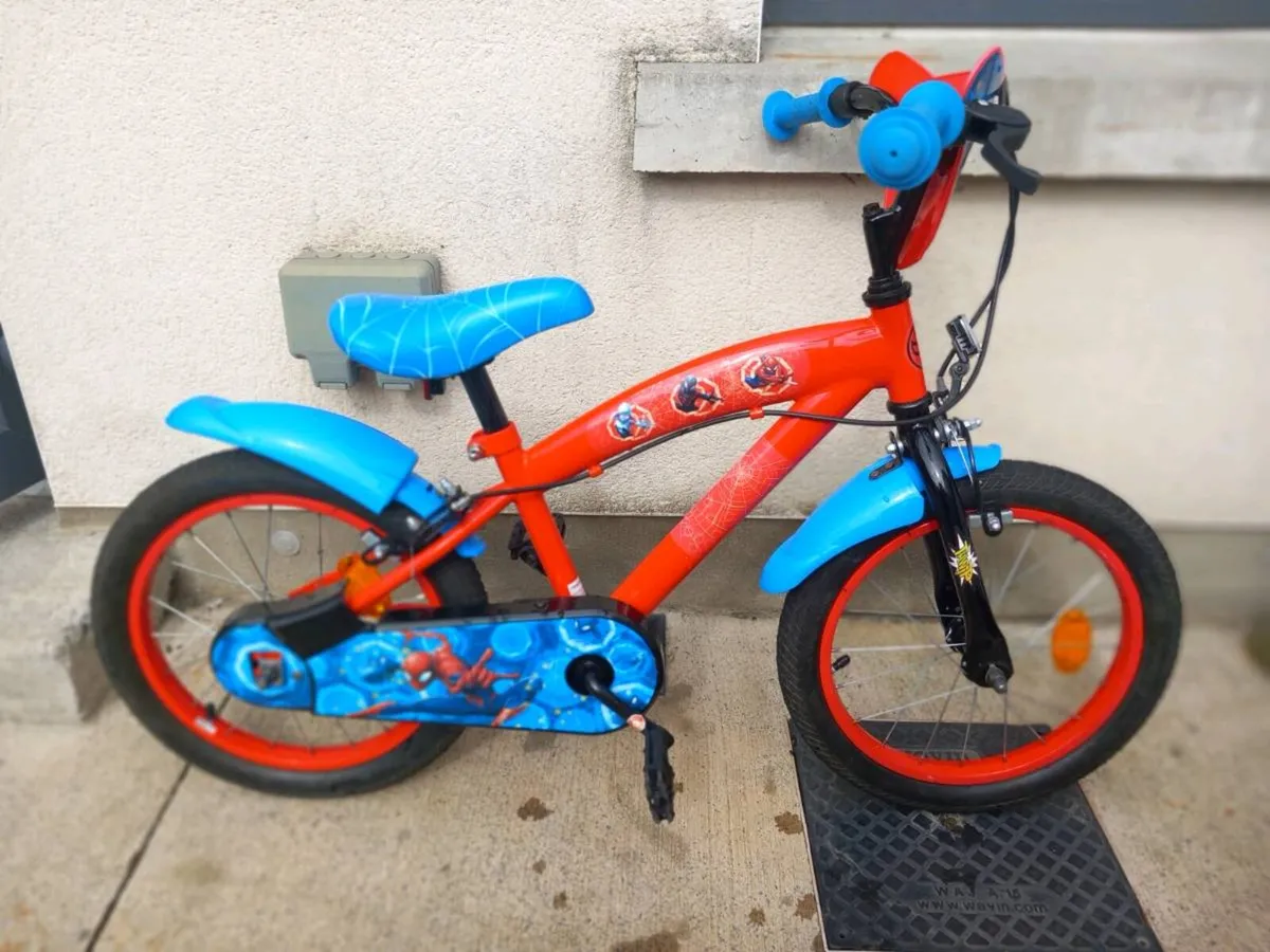 Kids spiderman bike size 16 inch wheels - Image 1