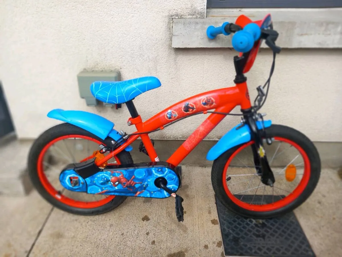 Kids spiderman bike size 16 inch wheels - Image 2