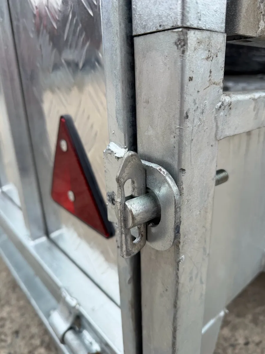 7x4 single axel trailer - Image 4