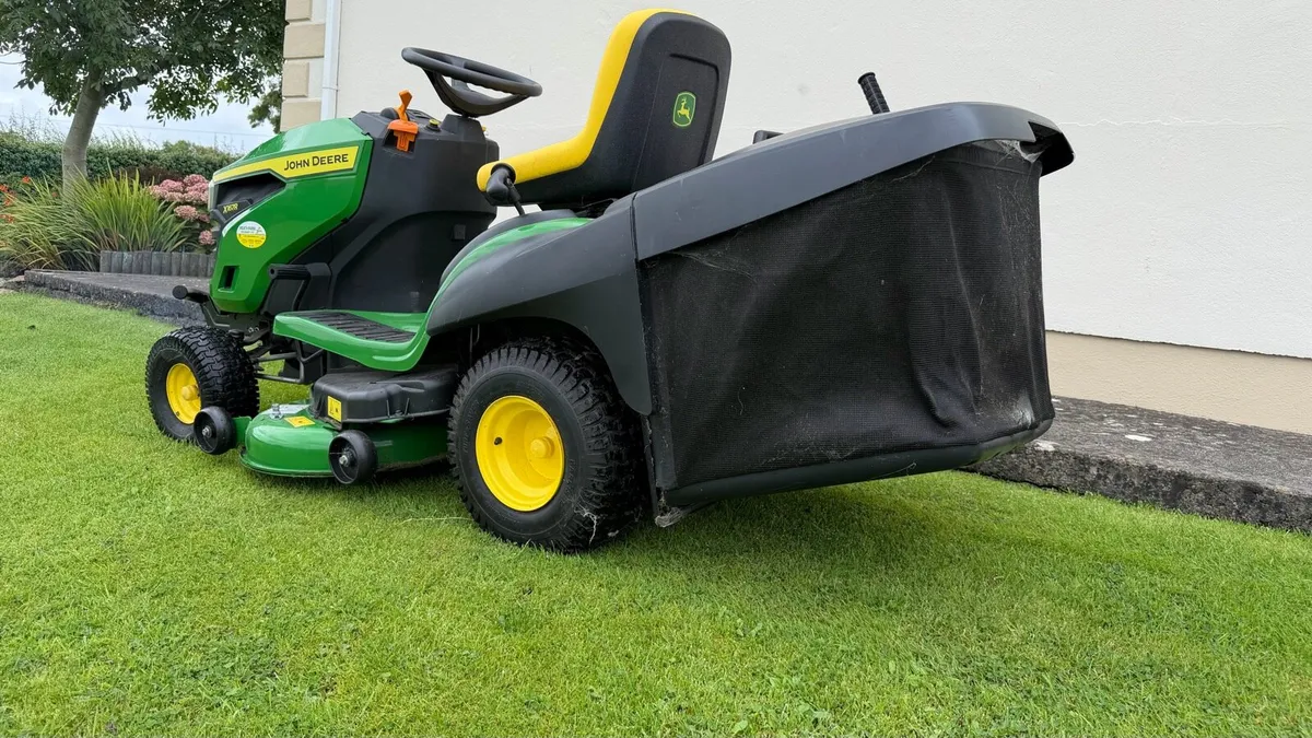 John Deere X167R - Image 2