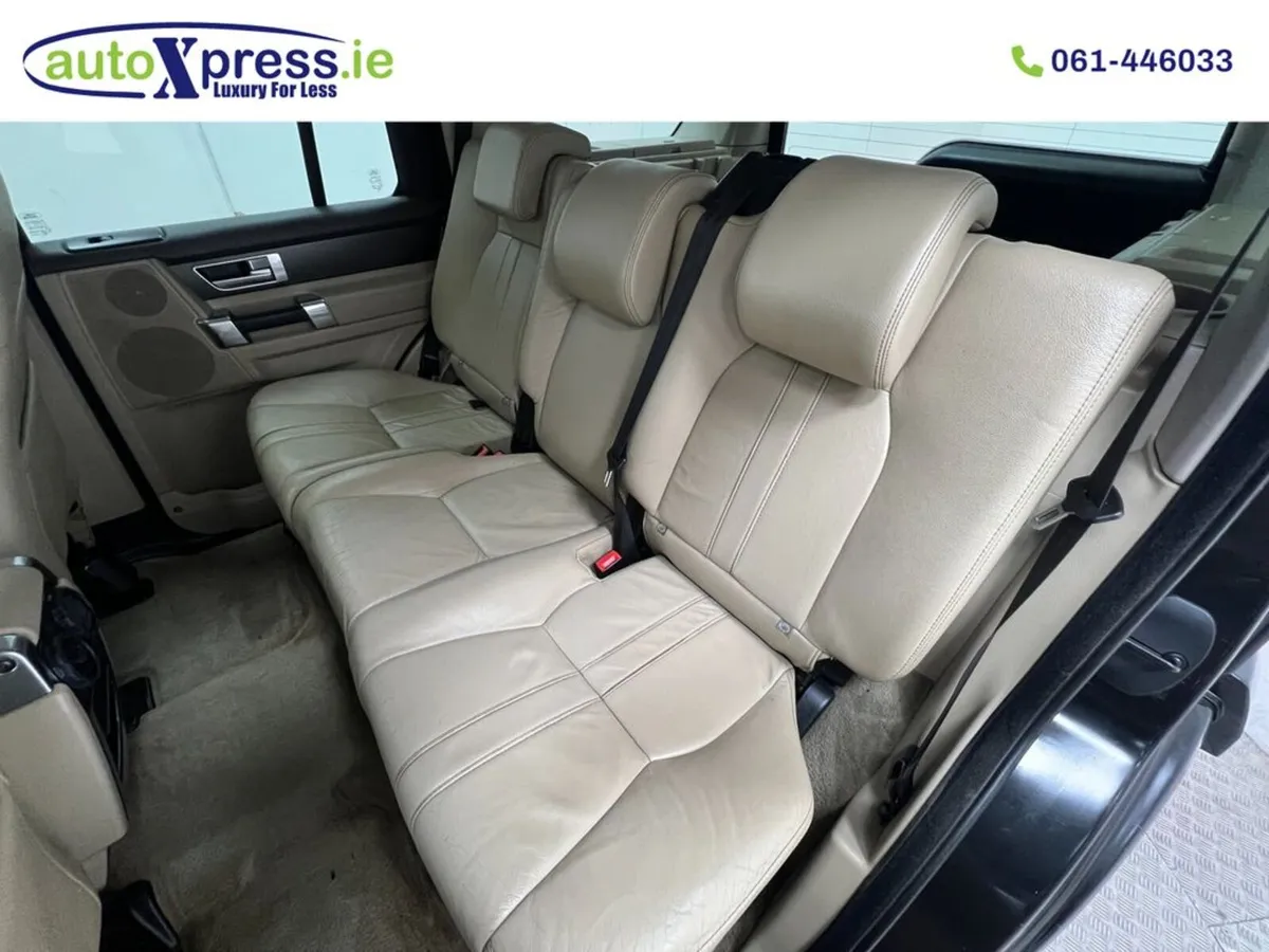 Land Rover Discovery 3.0 Diesel, Automatic - Image 4
