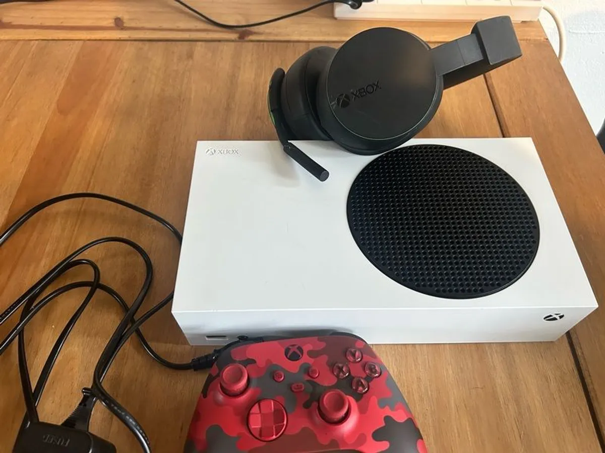 Xbox Series S - Image 2
