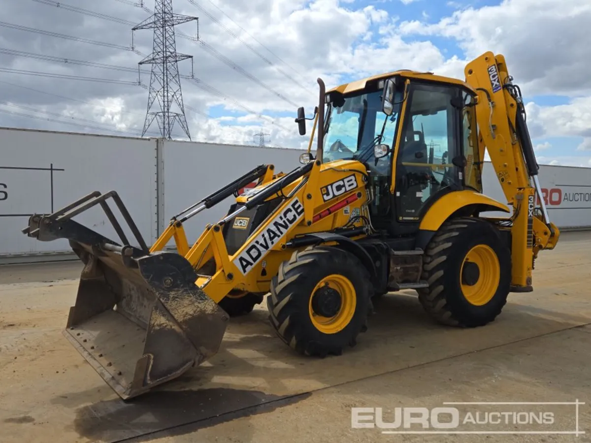 2022 JCB 3CX - Image 1