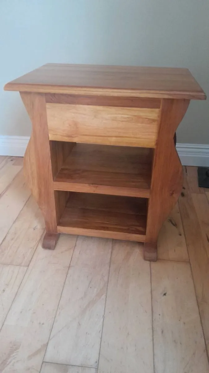Magazine holder table - Image 2