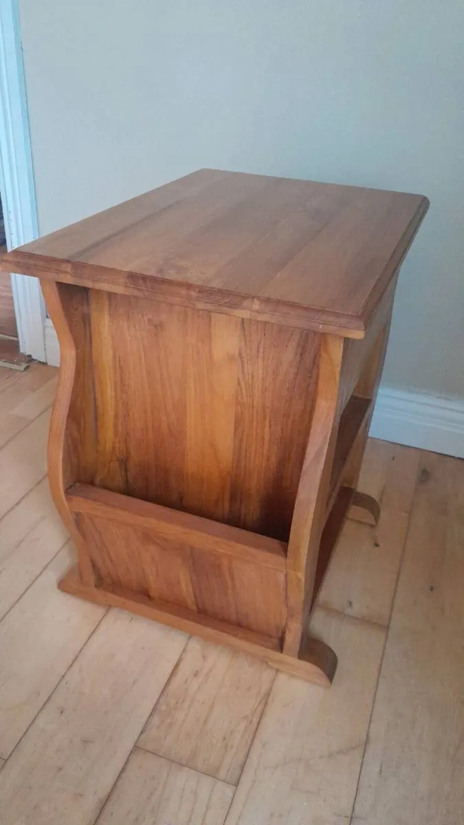 Magazine holder table - Image 3