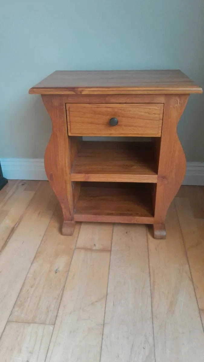 Magazine holder table - Image 1