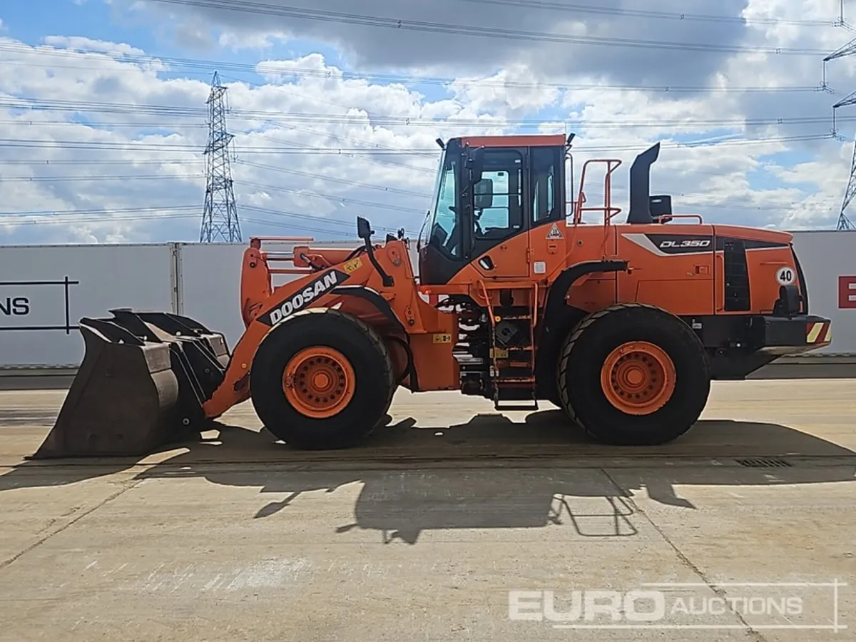 2015 Doosan DL350-5 - Image 2
