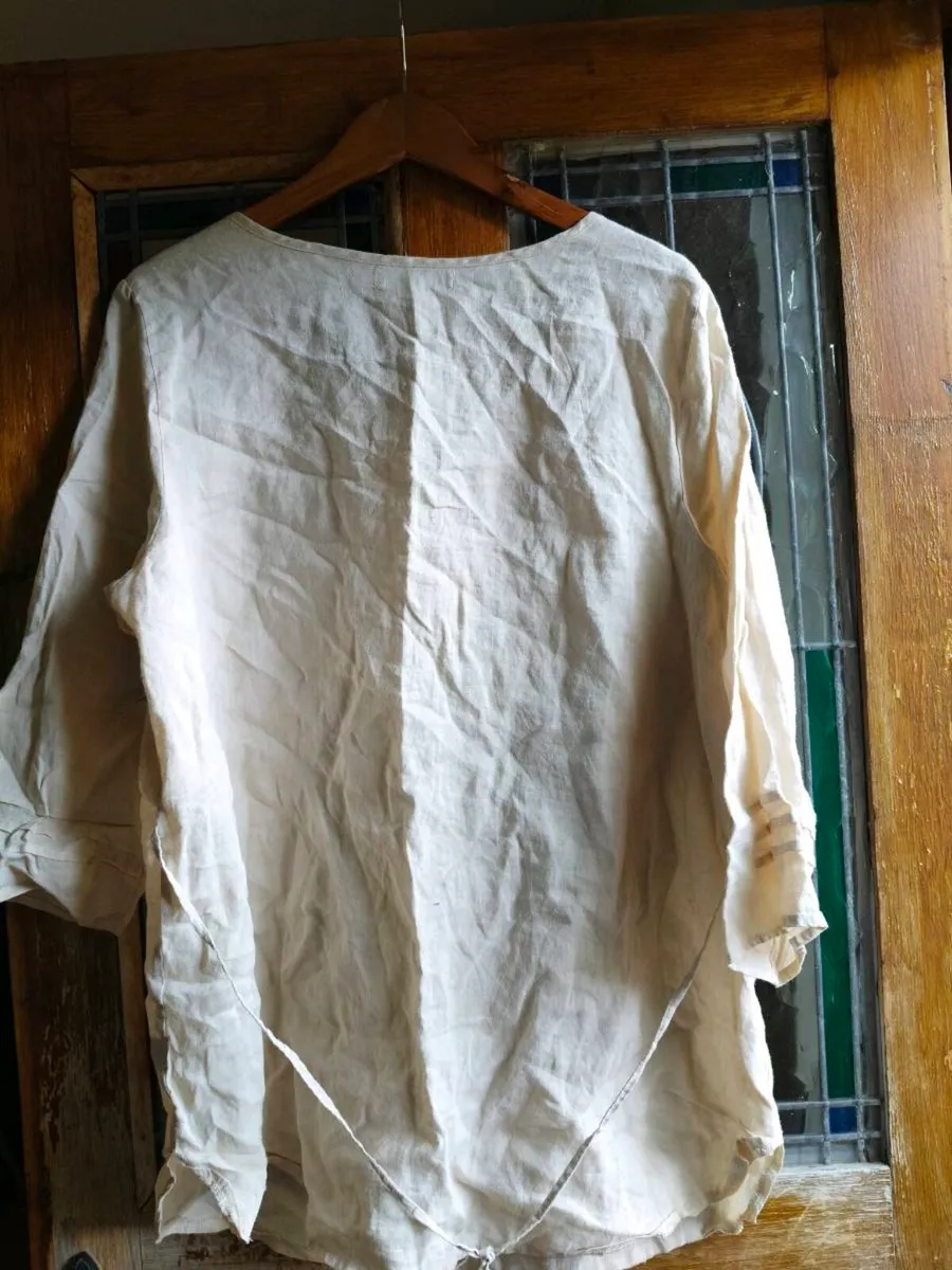 Options beige linen blouse features vertical pintu - Image 3