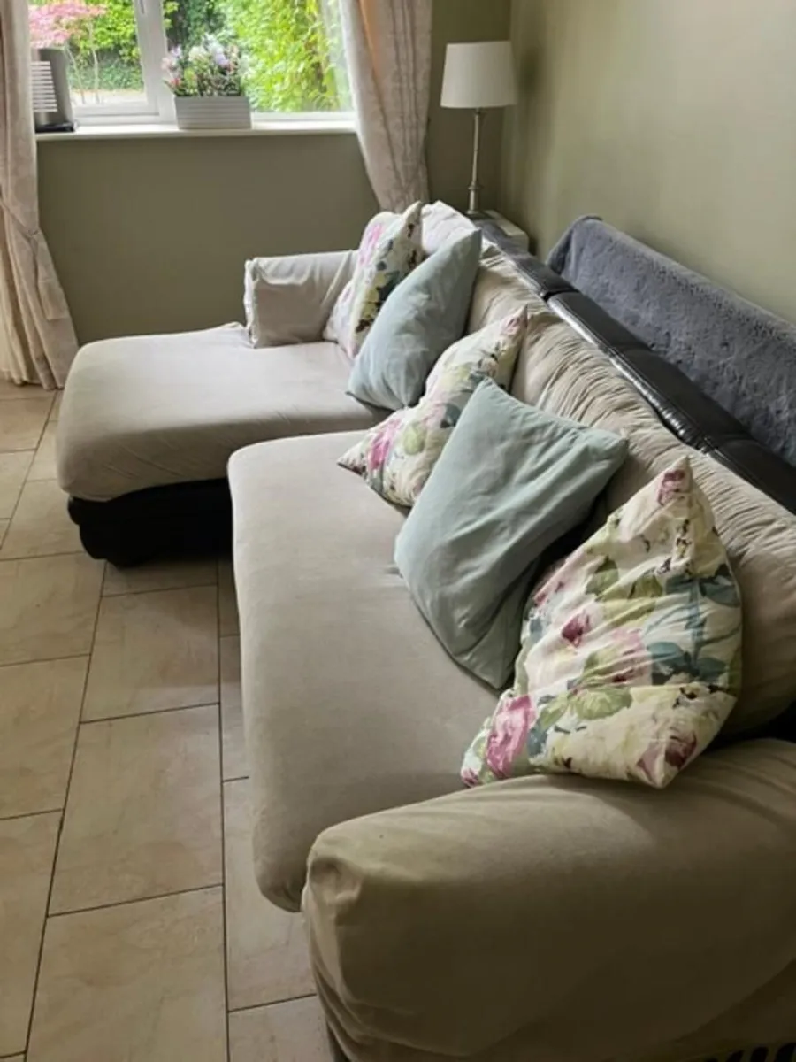 sofa - Image 3