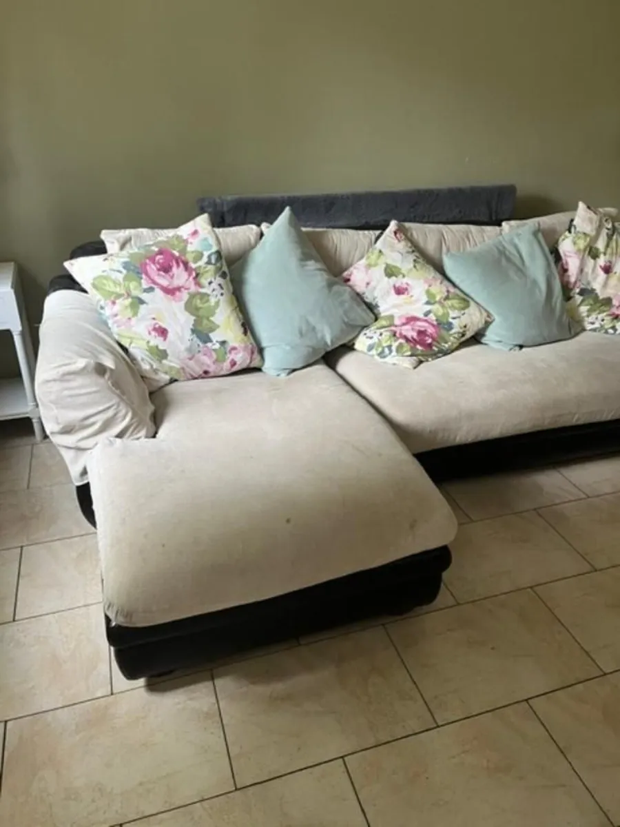 sofa - Image 2
