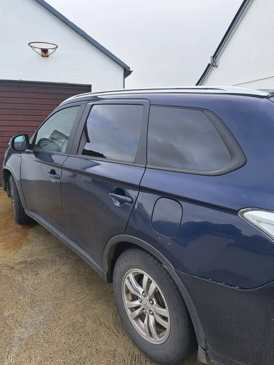Car - Image 2