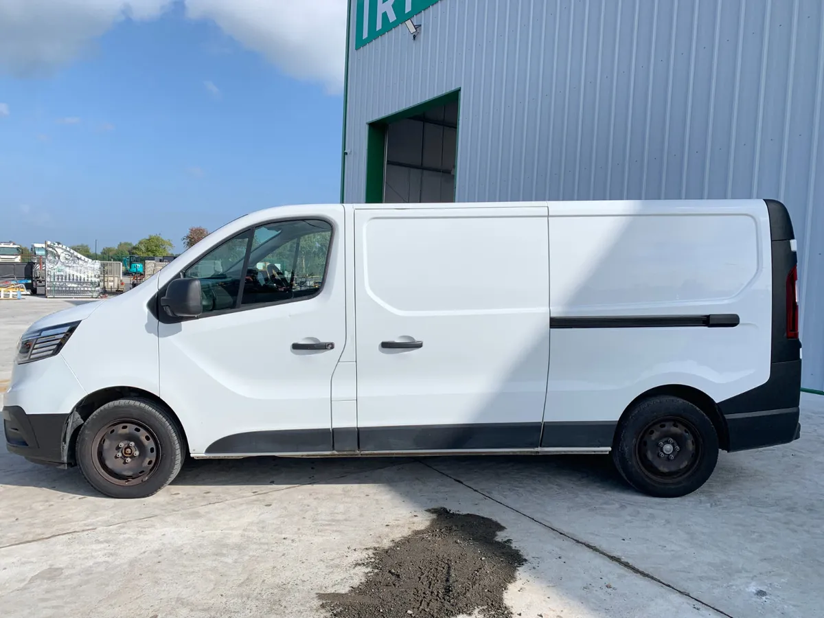 UNRESERVED 2022 RENAULT TRAFIC 130 FOR AUCTION - Image 2