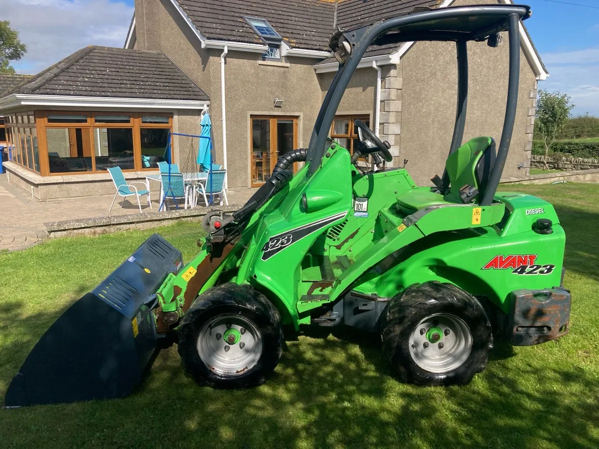 Avant 423 loader - Image 1