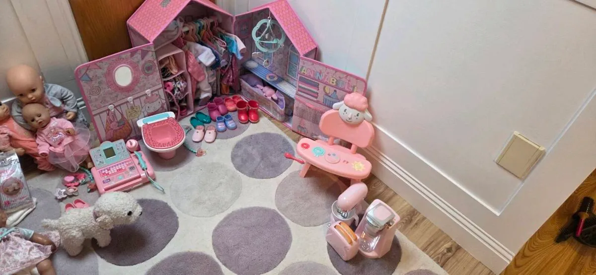 Girls dolls and accessories . - Image 2