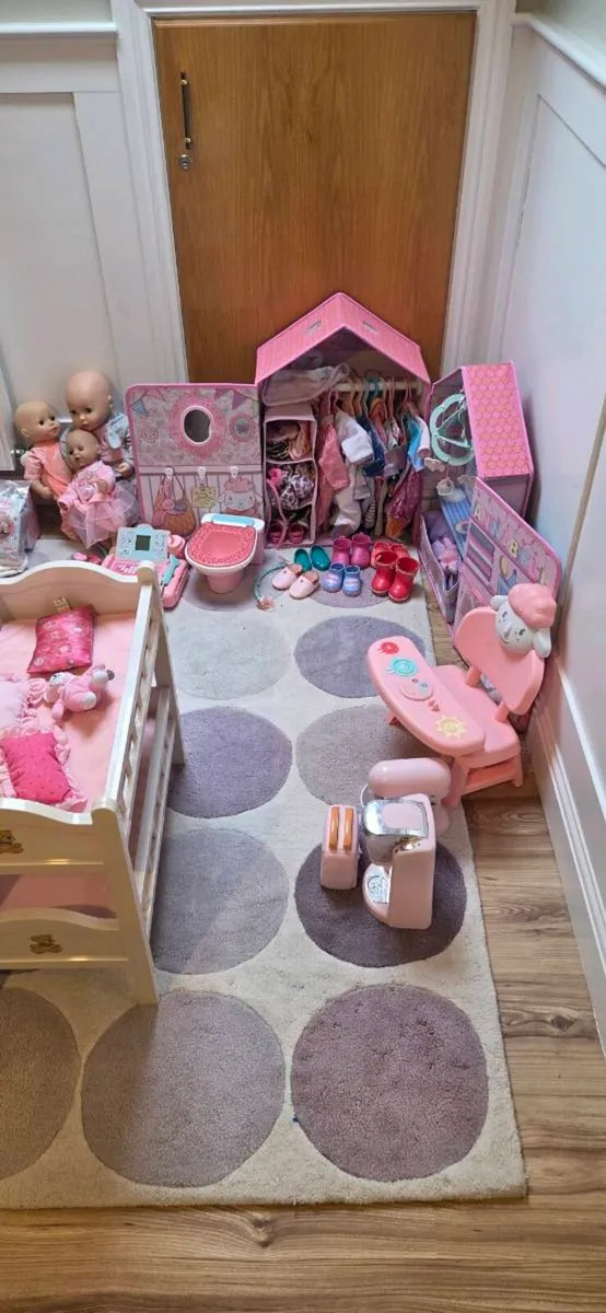 Girls dolls and accessories . - Image 4