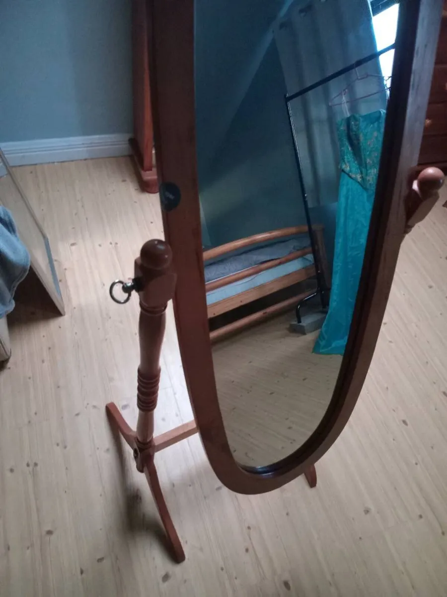 Free standing mirror - Image 2