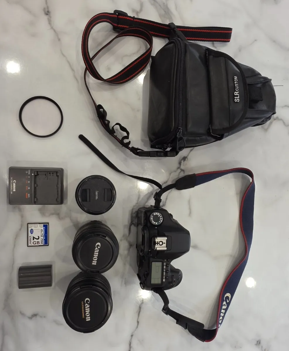 Cannon camera with 3 lenses (excellent) - Image 1
