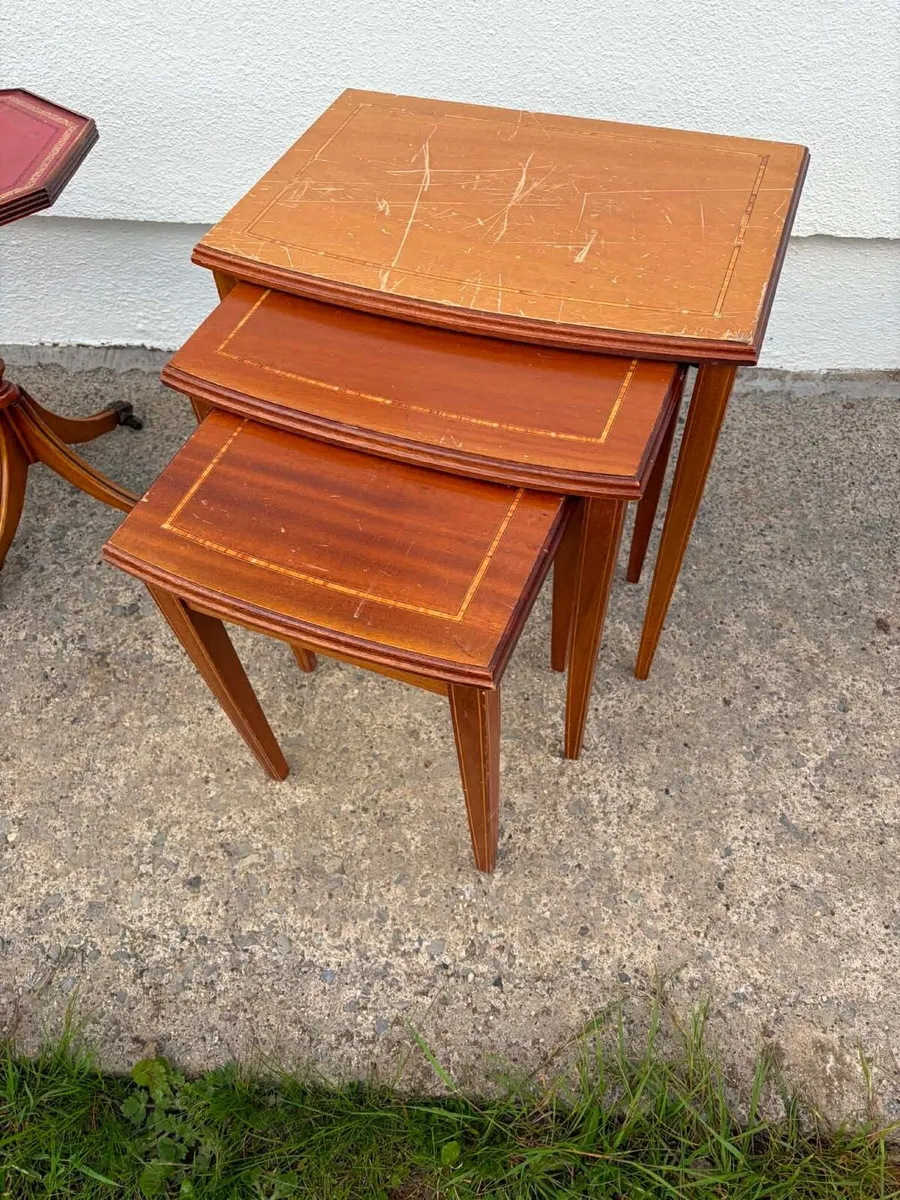 nest of table sets €30 - Image 2