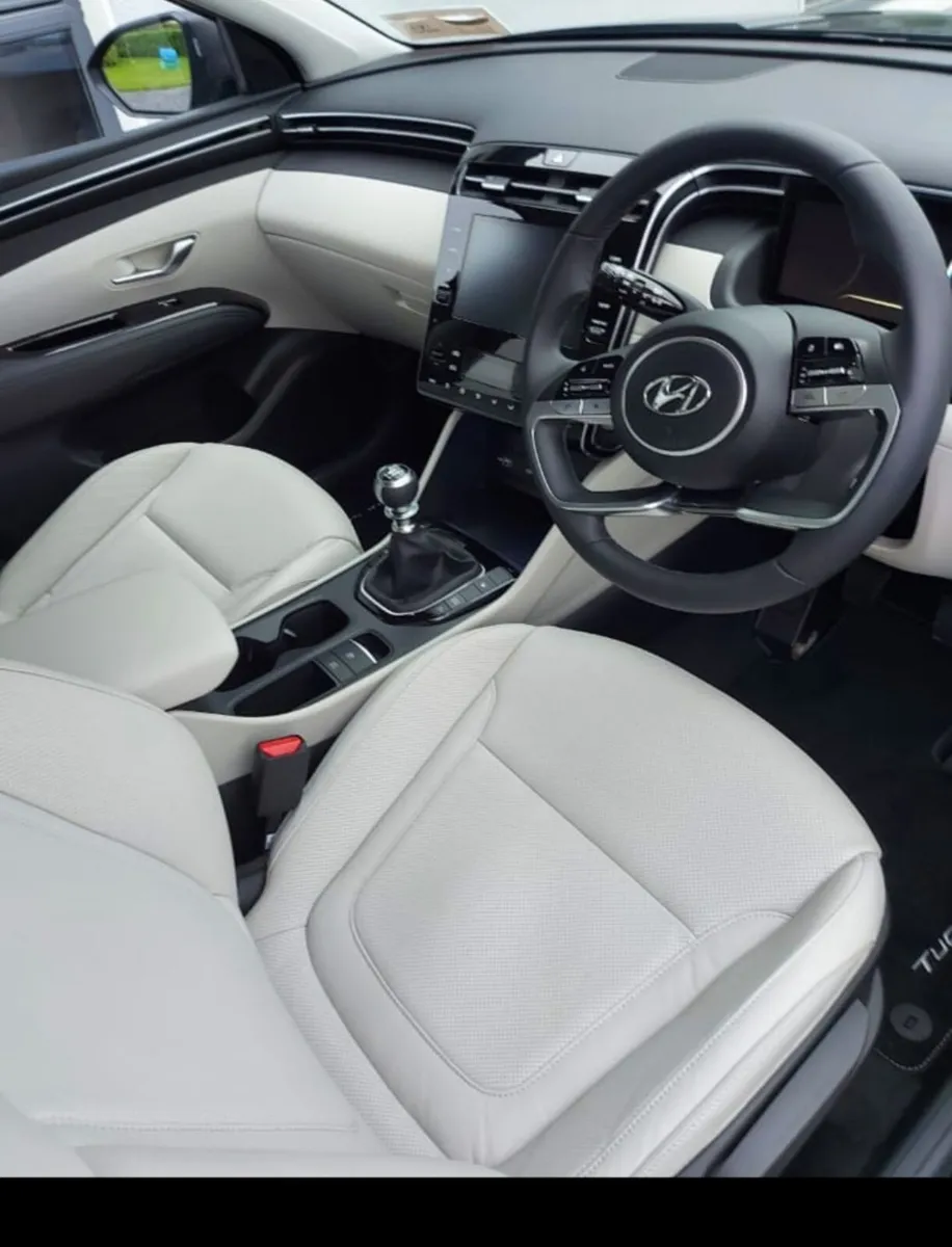 2021 Hyundai Tucson 1.6 executive model - Image 3