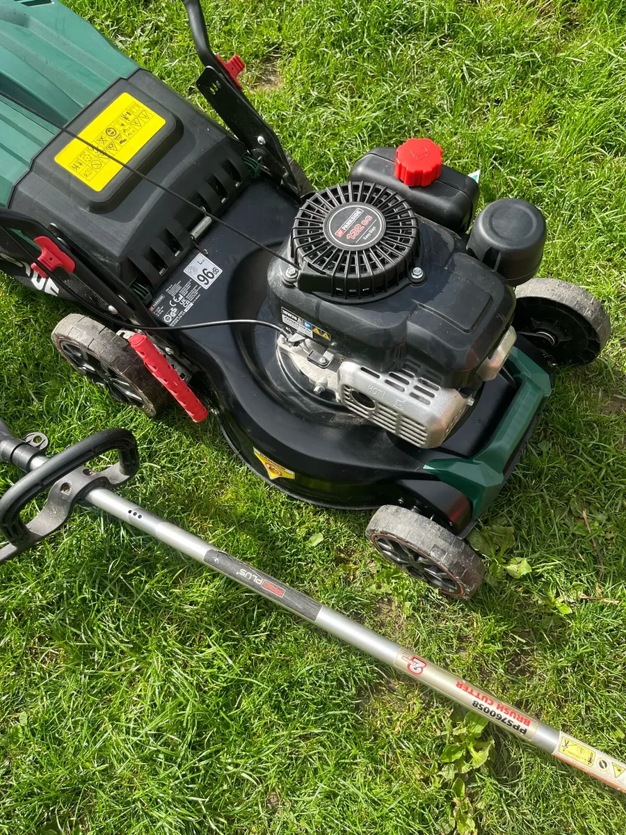 Lawnmower an Strimmer  deal - Image 3