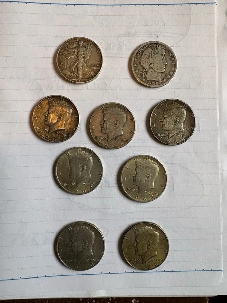 Half dollars - Image 1