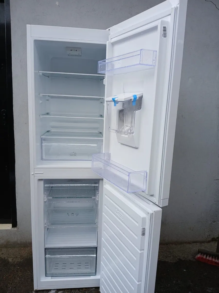 HOTPOINT FRIDGE AND FREEZER - Image 3