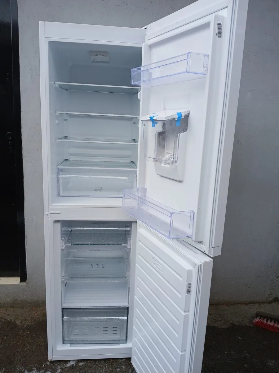 HOTPOINT FRIDGE AND FREEZER - Image 4