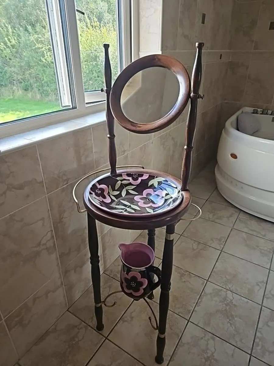 Old Style Washand Basin - Image 1