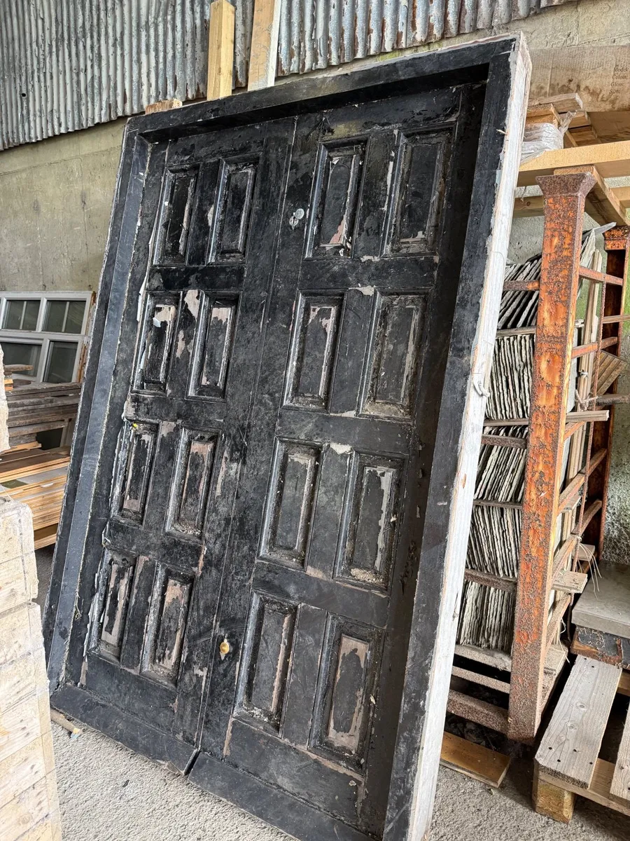 Reclaimed double mahogany door and frame - Image 1