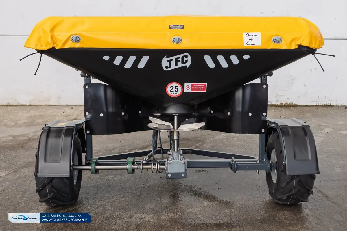 JFC Quad Fertiliser Spreader - Image 3