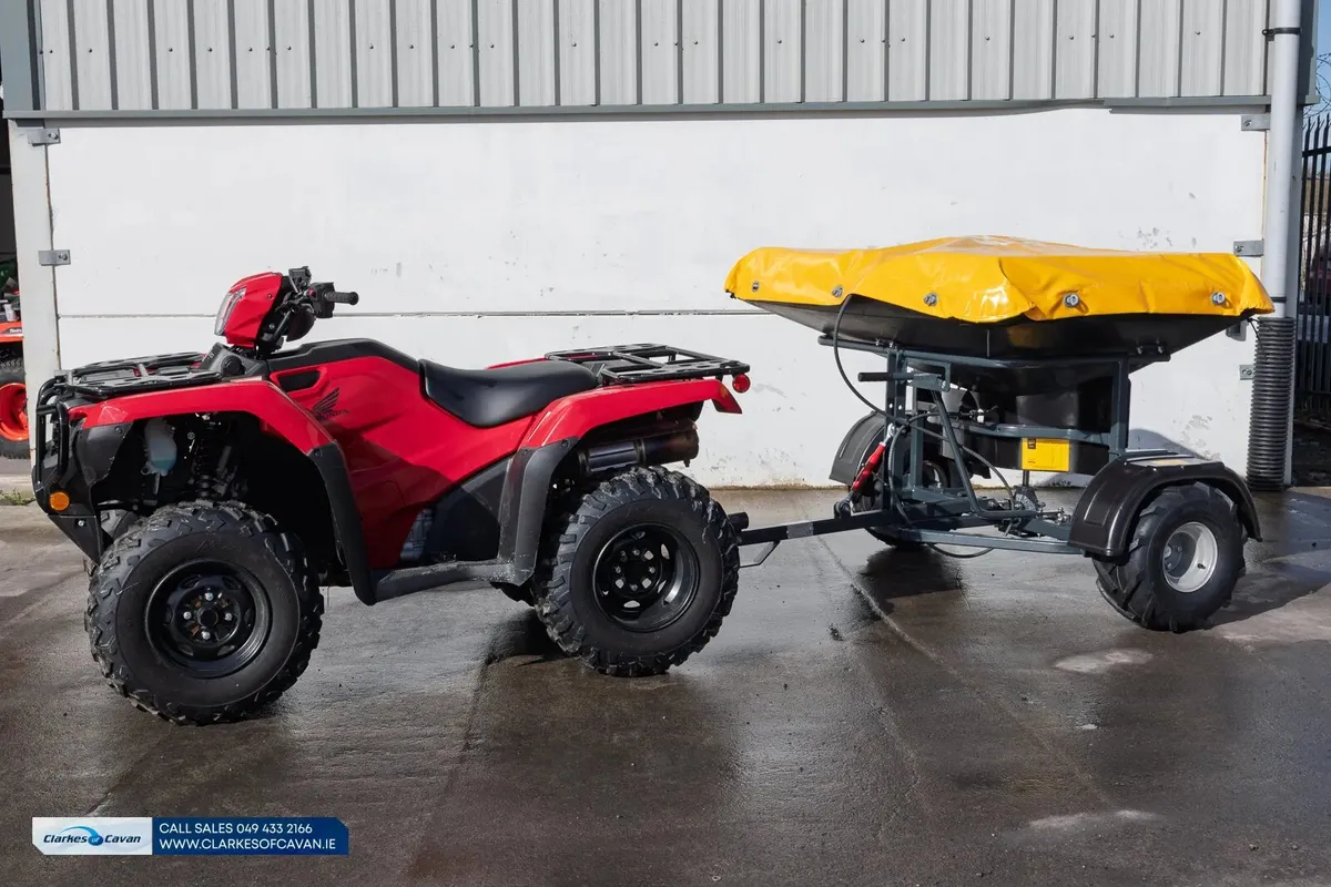 JFC Quad Fertiliser Spreader - Image 2