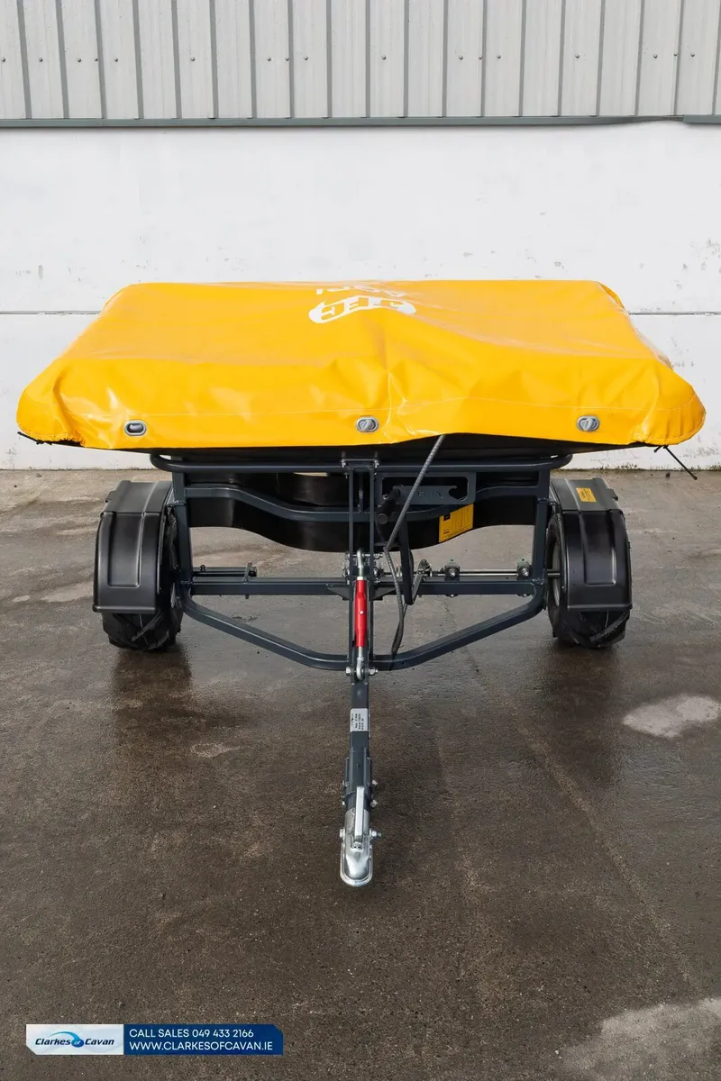JFC Quad Fertiliser Spreader - Image 4