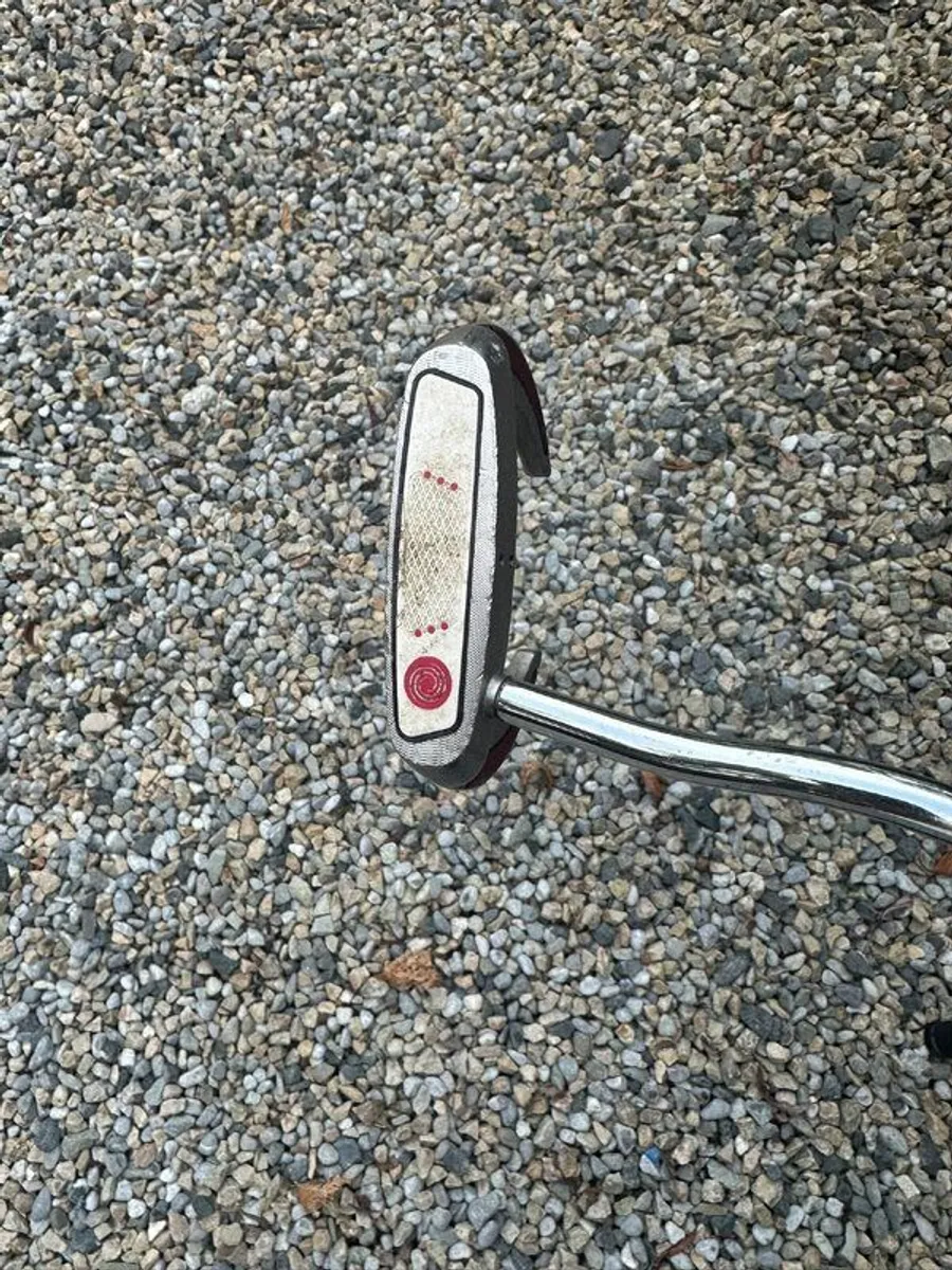 Odessy White Putter, Dune 56 Wedge, Mizuno driving - Image 3