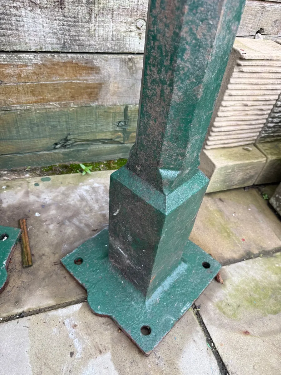 Reclaimed cast iron gate posts - Image 4