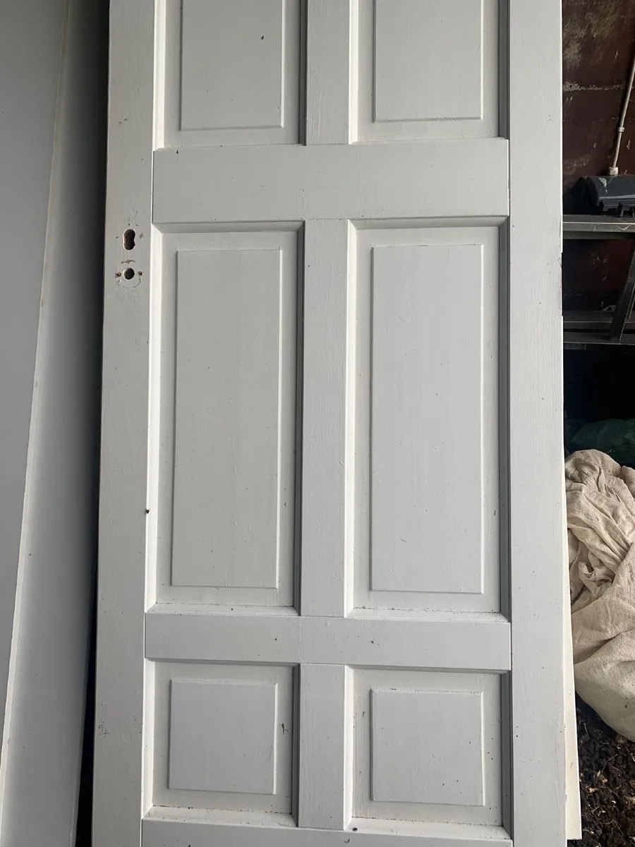 Internal doors, windows, bathroom ware - Image 1