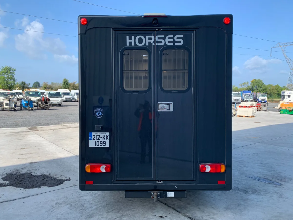 UNRESERVED 2021 RENAULT MASTER PARAGAN HORSEBOX - Image 4