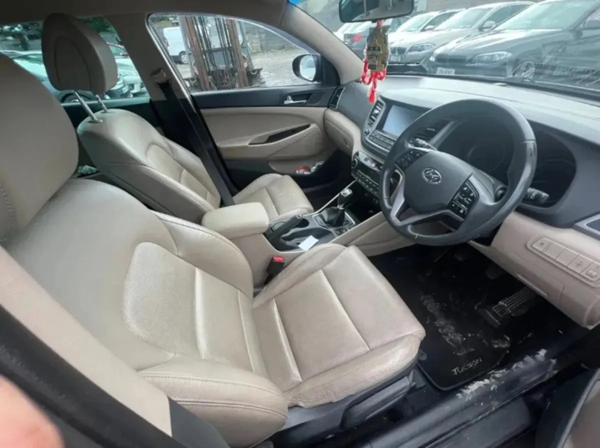 2017 Hyundai Tucson 2.0 Diesel 4X4 - Image 3
