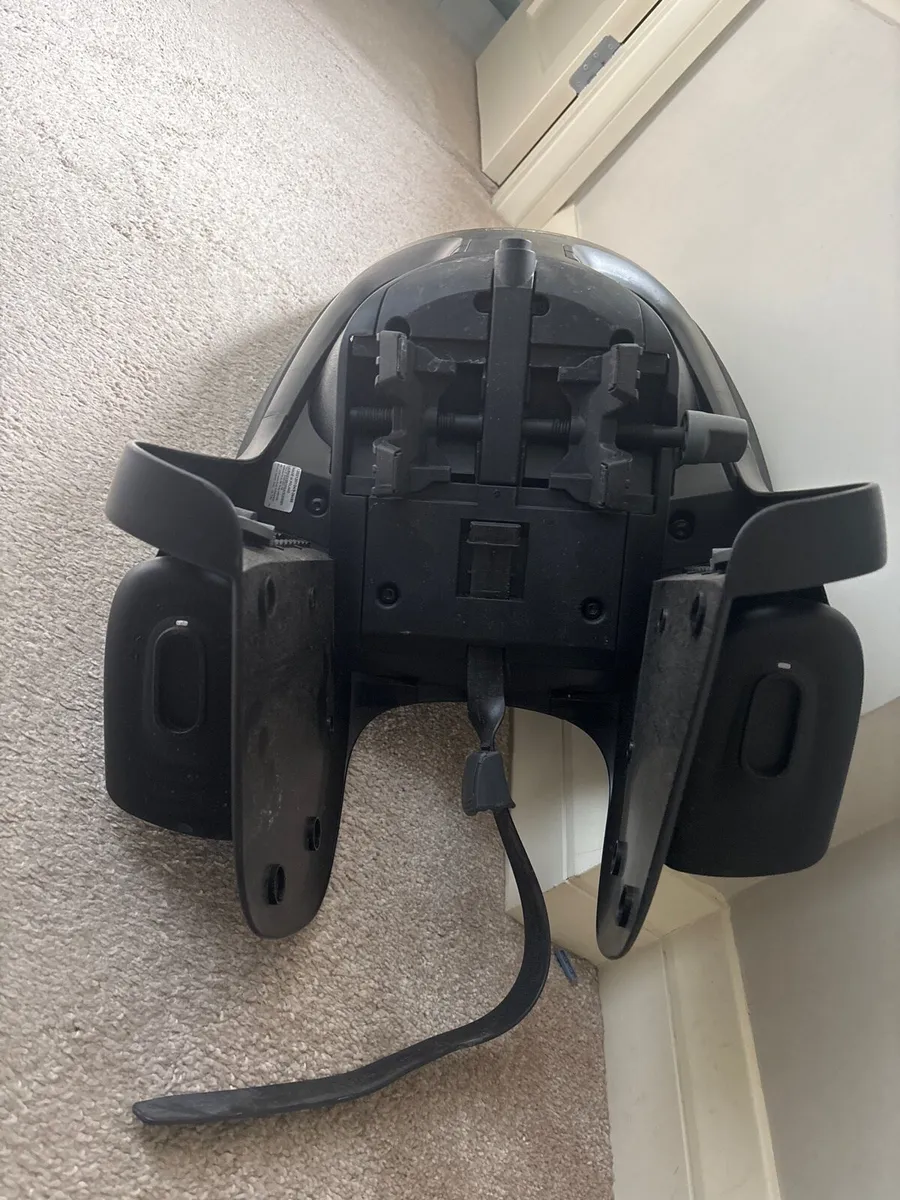 Thule Rear-Mounted Child Bike Seat - Image 3