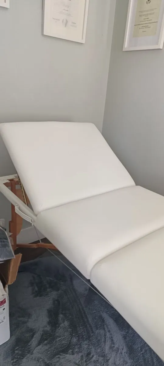 Massage Table/Physio/Reiki/Beauty Massage Imperial - Image 3