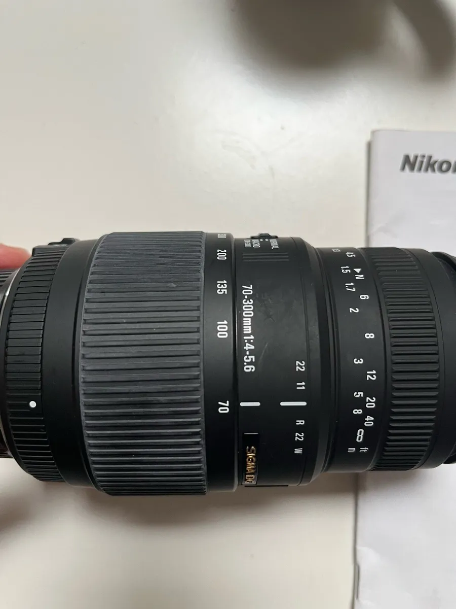 Camera - Nikon D3000 digital plus extras - Image 4