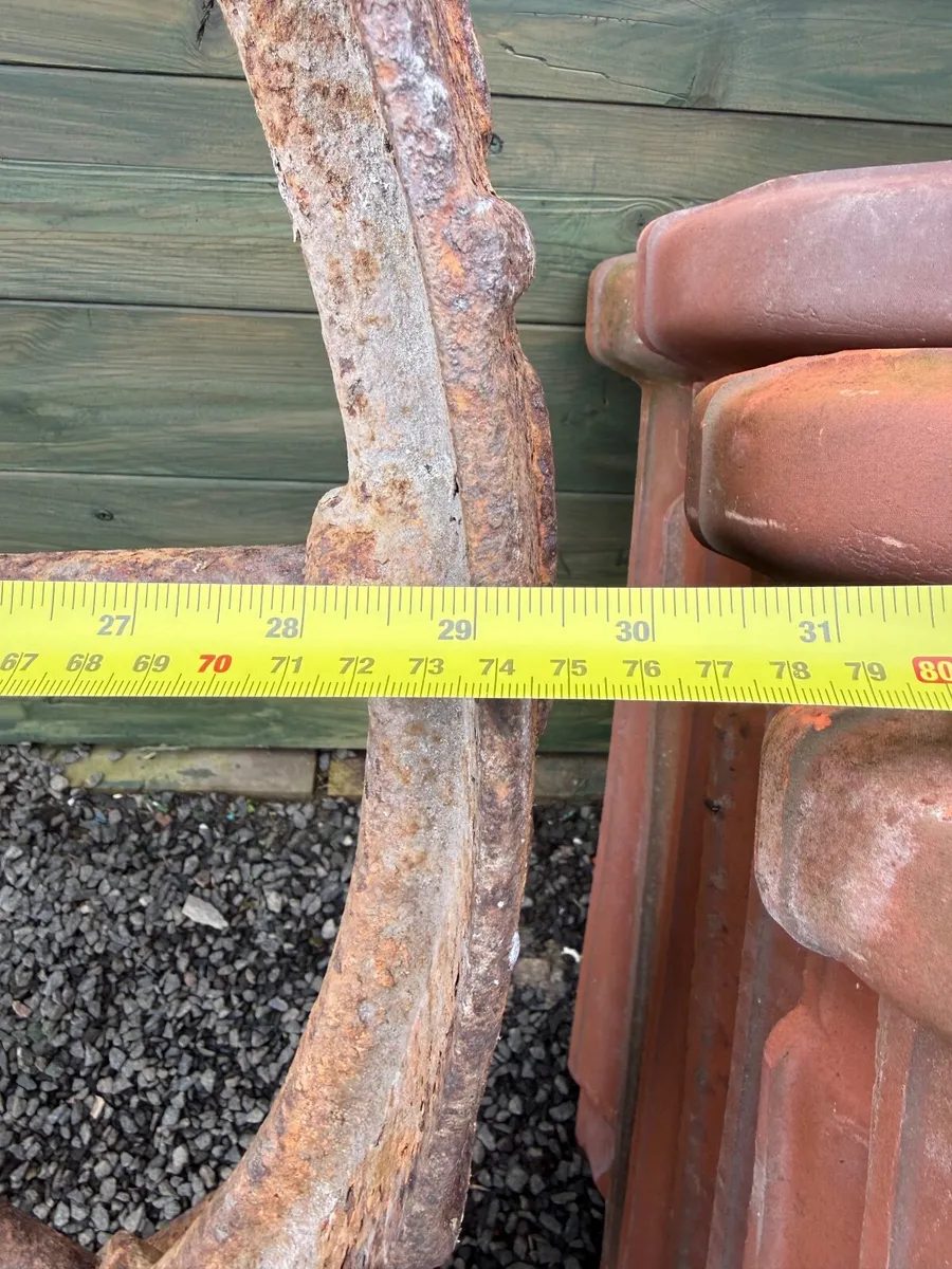 Reclaimed vintage single metal wheel - Image 2
