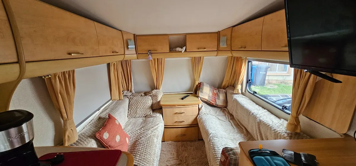 Caravan - Image 1