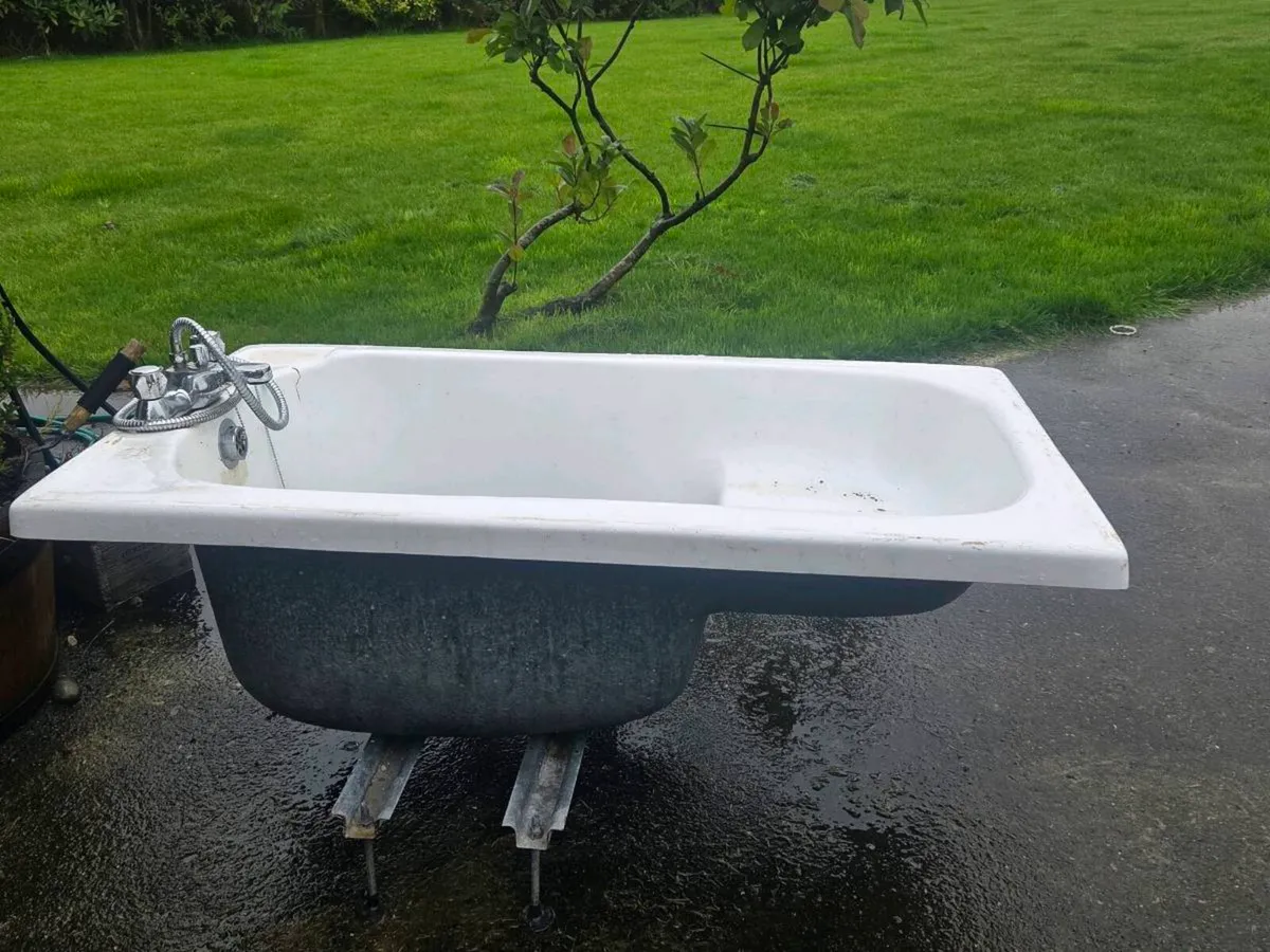 Small bath - Image 2