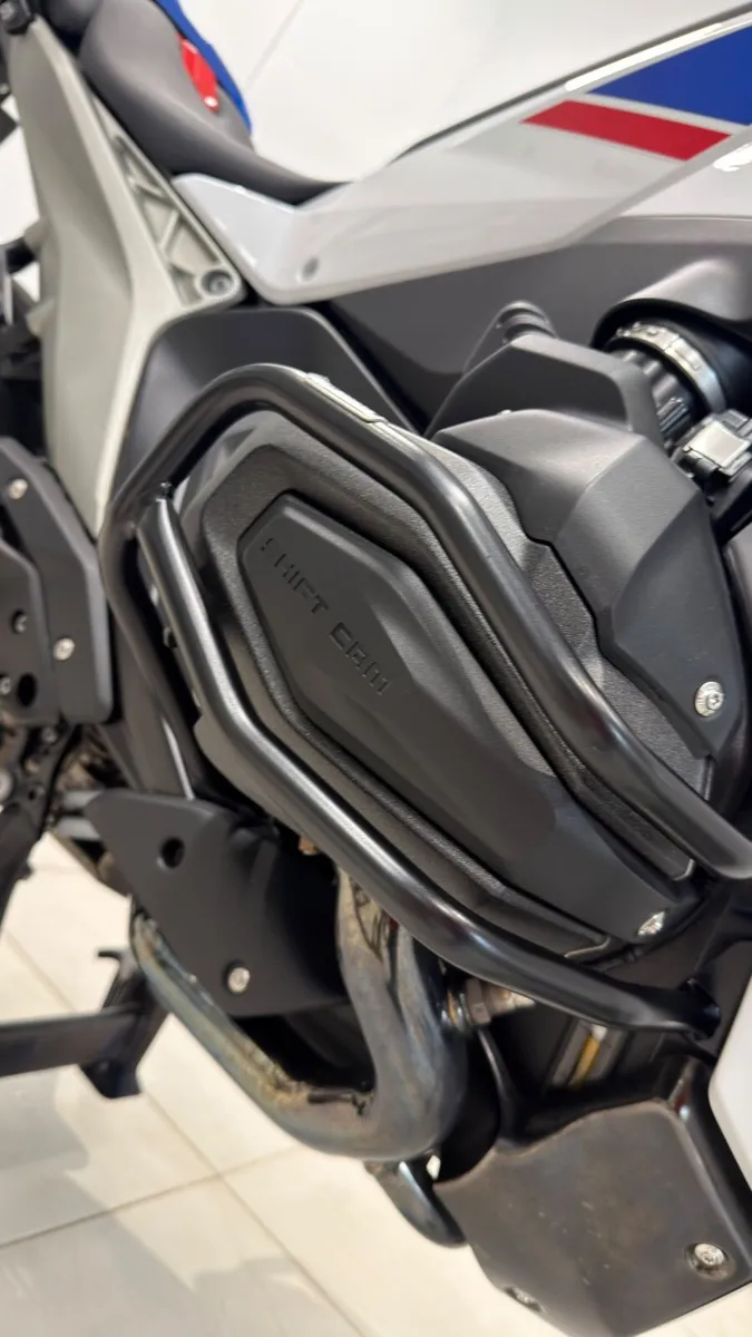Motorcycle - Image 4