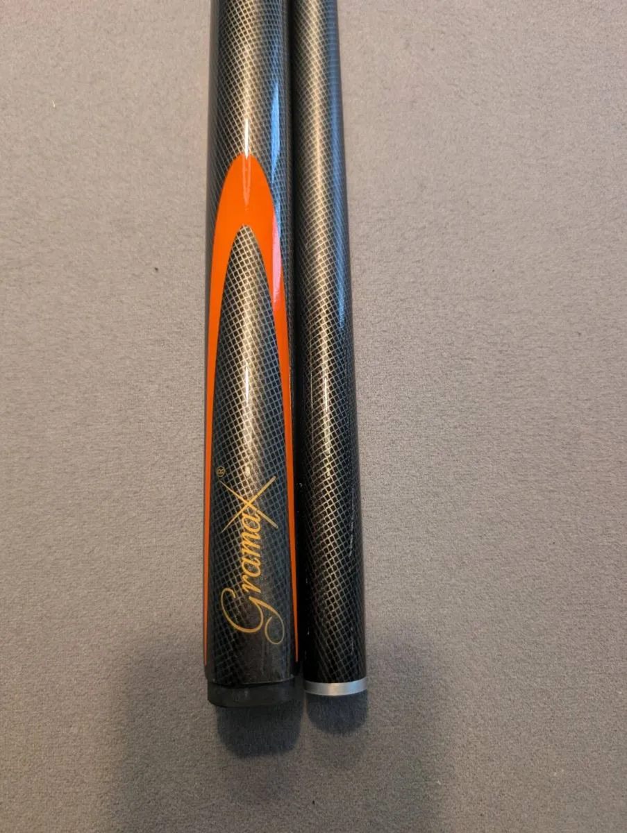 Gramax 2-Piece Composite Pool cue (Carbon) - Image 1