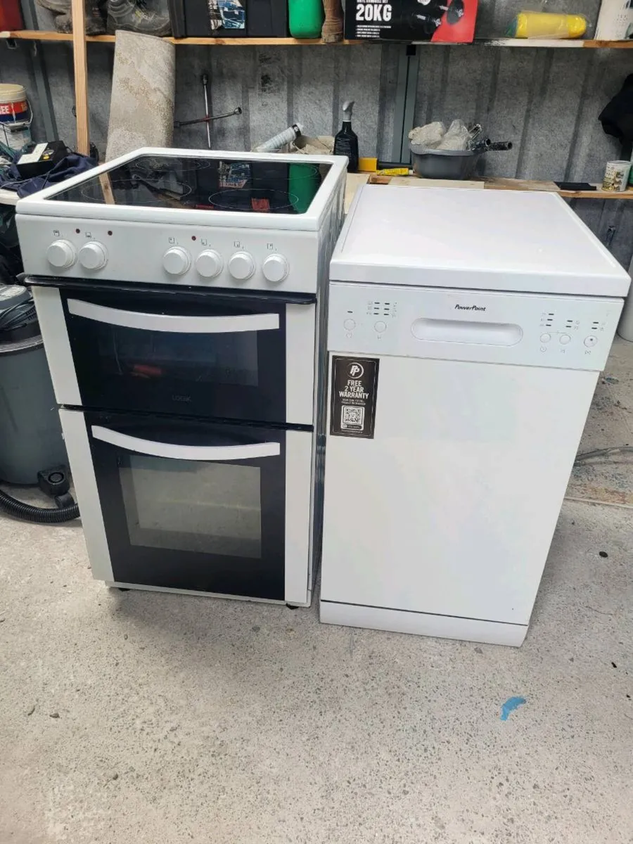 LIKE NEW COOKER AND SLIMLINE DISHWASHER