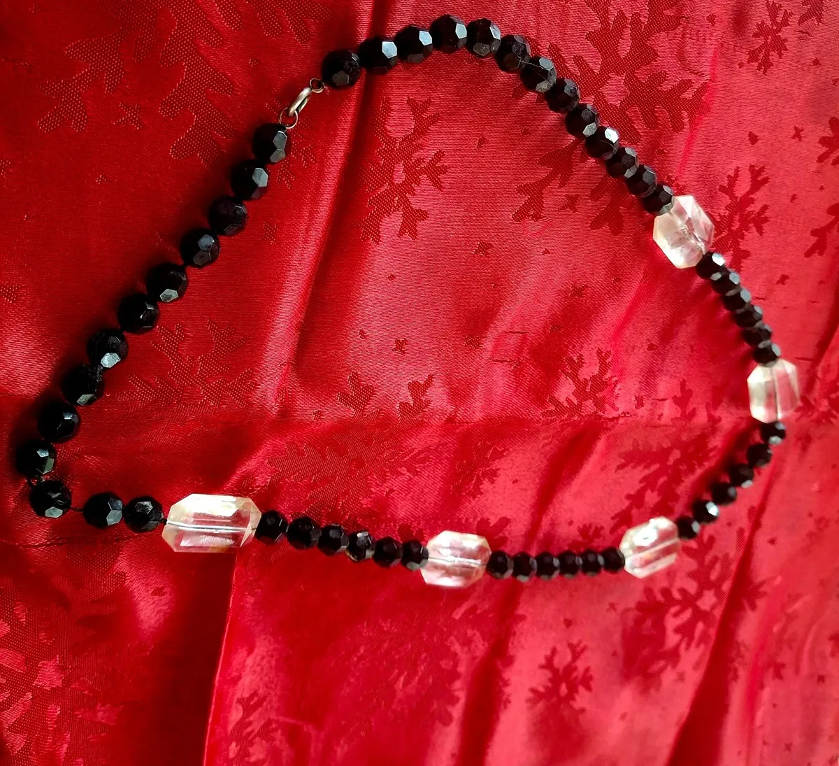 Vintage Faceted Black and Clear Beaded Statement. - Image 2