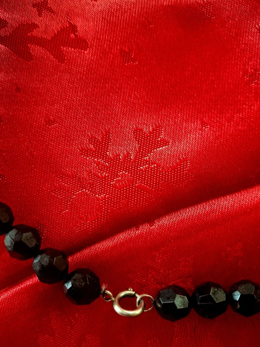 Vintage Faceted Black and Clear Beaded Statement. - Image 4